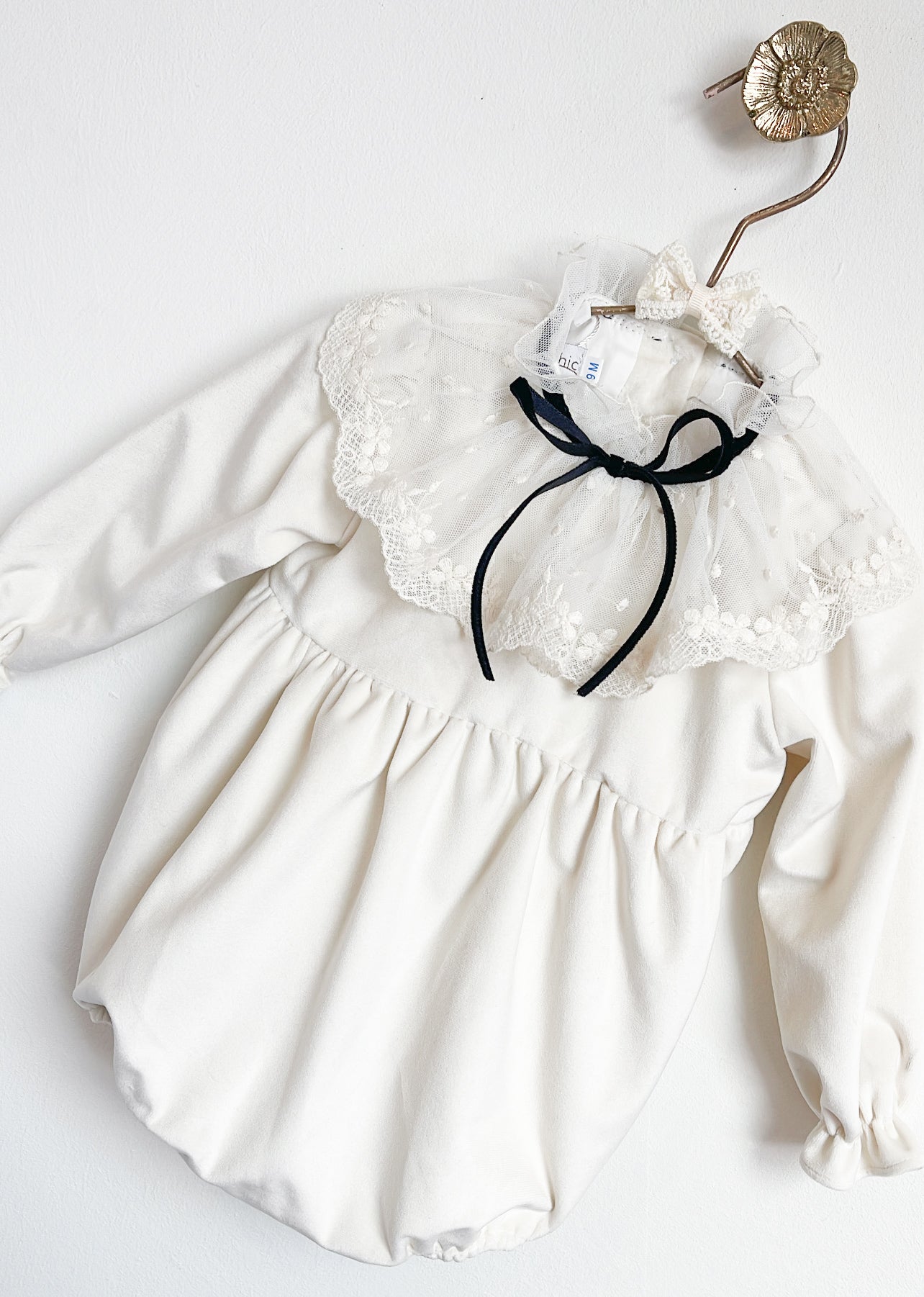 BE CHIC | VELVET ROMPER LOUISE
