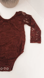 ROMPER MET KANTEN MOUW | DONKER ROOD
