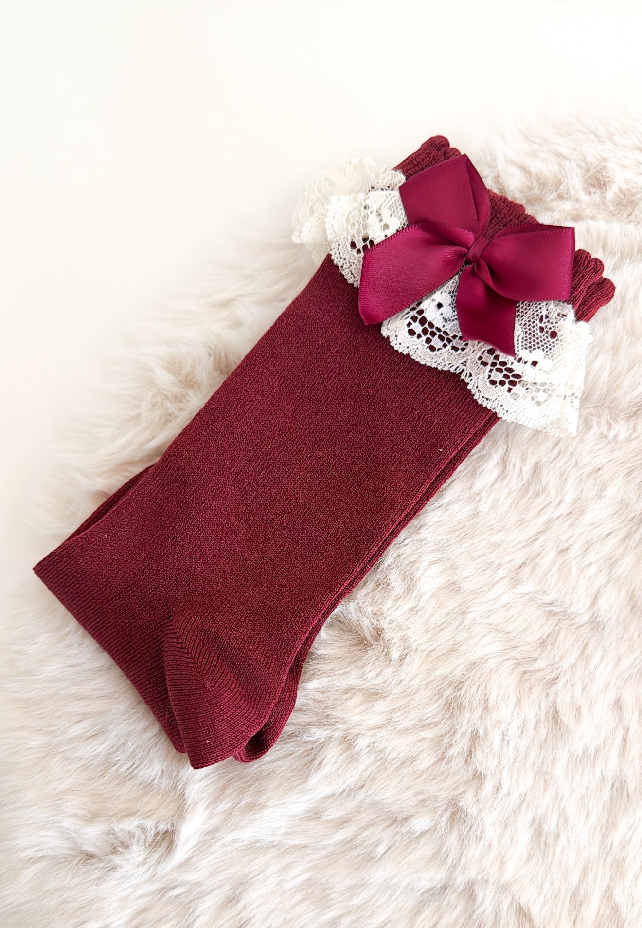 JC SOCKS | KNIEKOUS MET KANT EN STRIK BORDEAUX