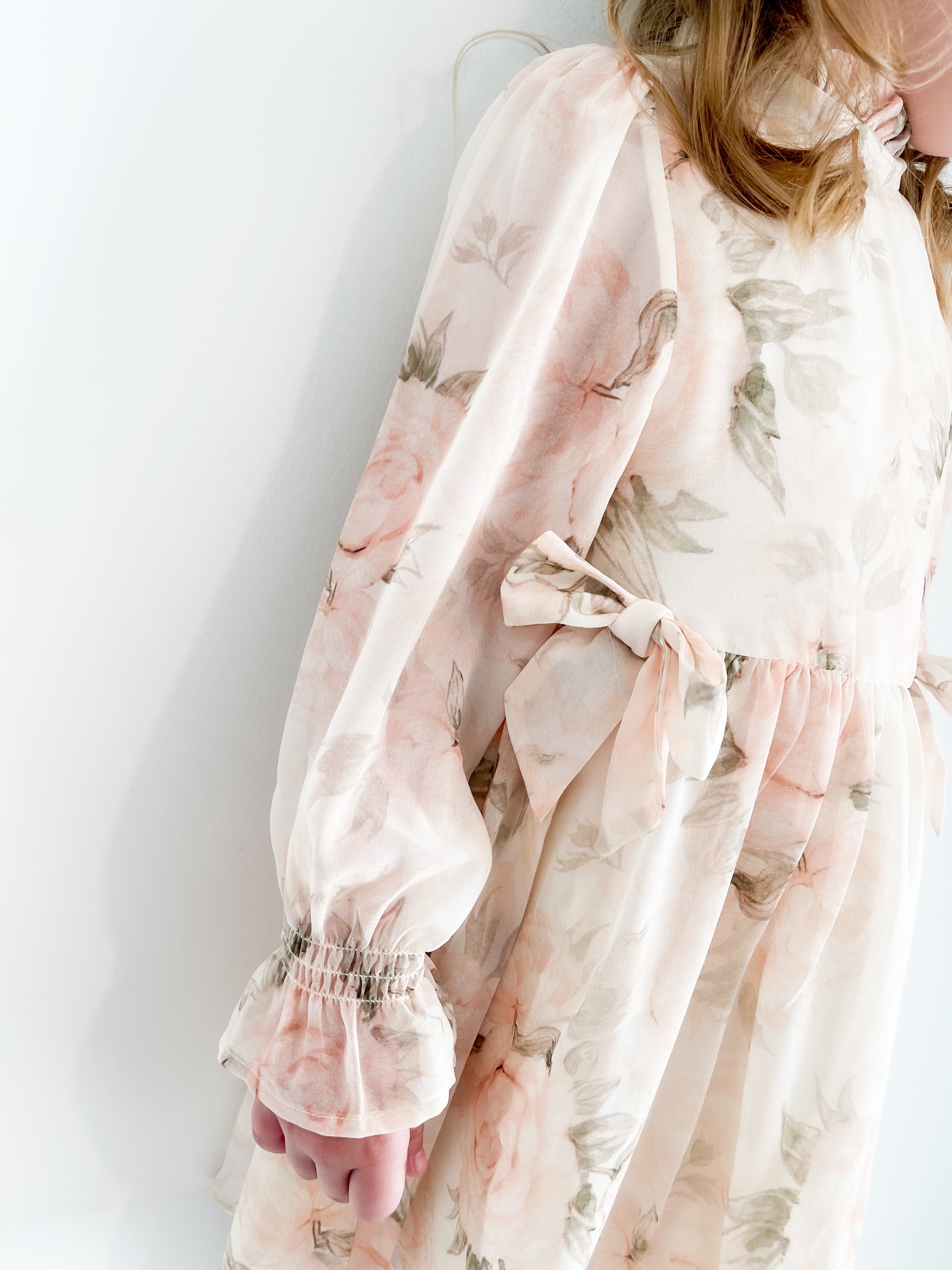 LRDM | DRESS LEA FLOWER LONGSLEEVE