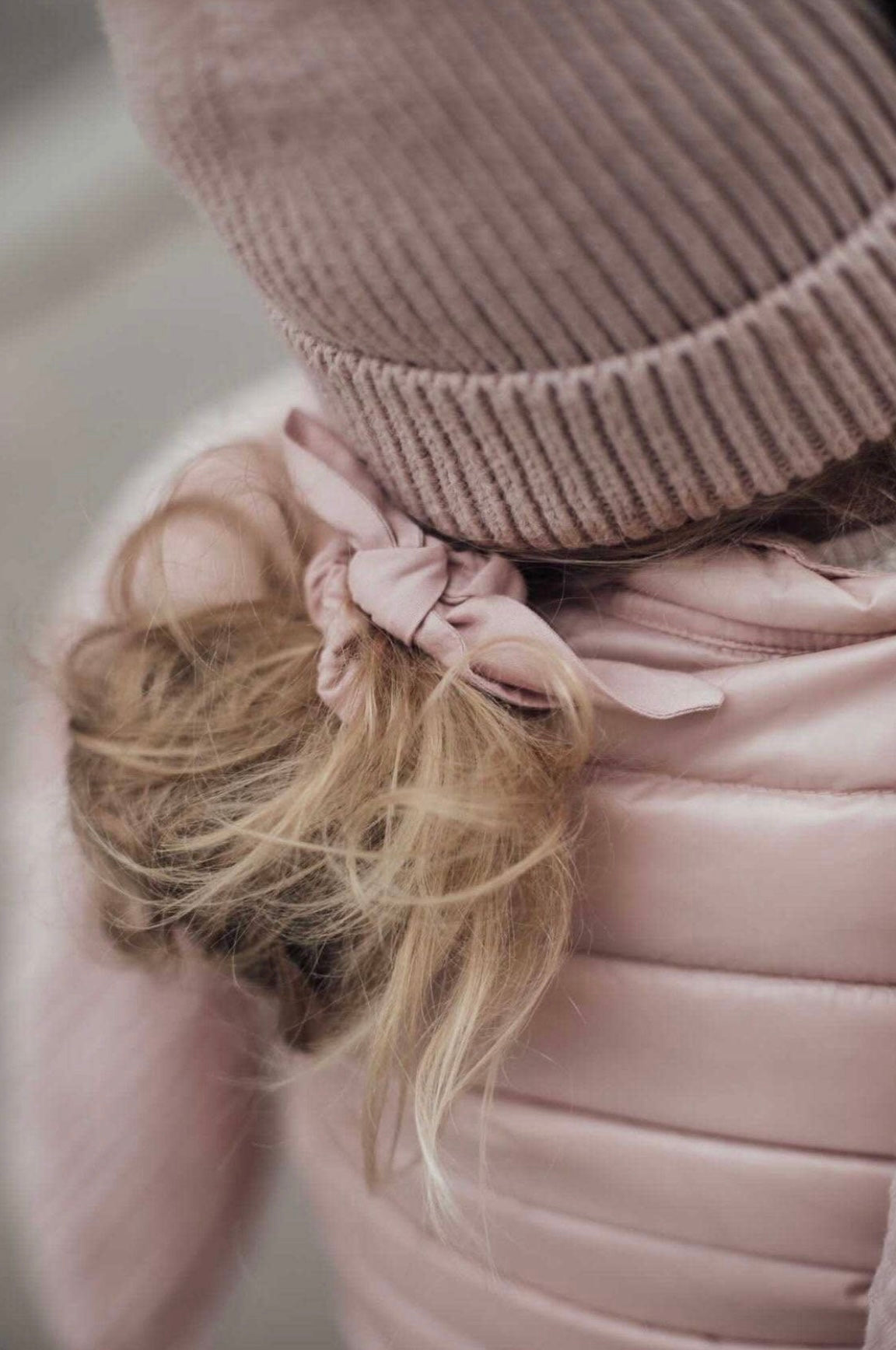 LA FILLETTE | MINI SCRUNCHIE FLOWER ROZE